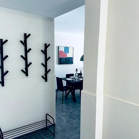 Lifeguard Beachfront Luxury Flat, 30meters From Sea Stalos
